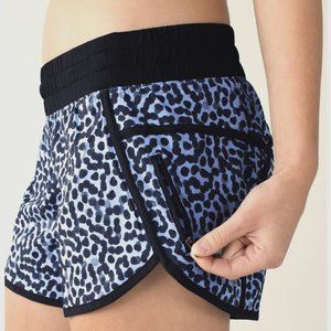 Lululemon Tracker Short in Ace Spot Lullaby Black, 4